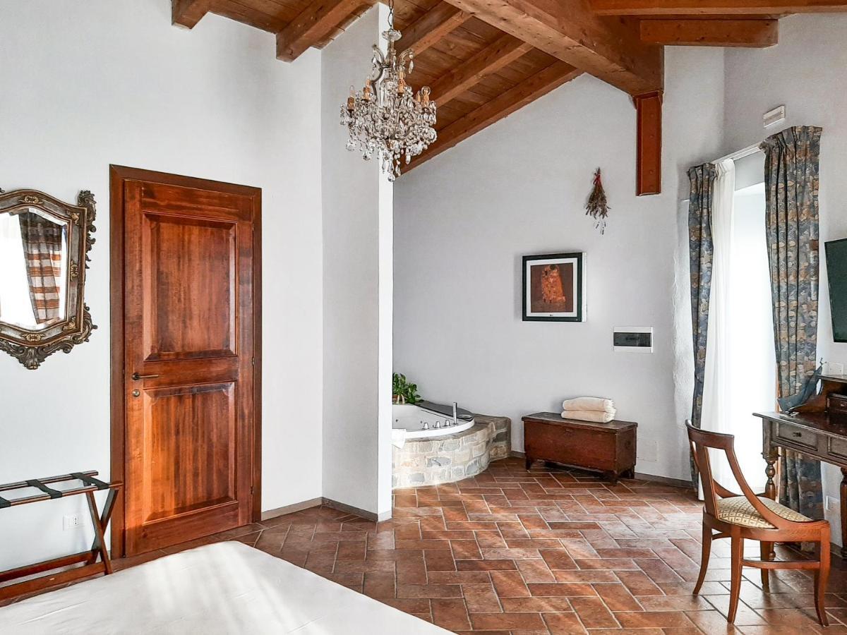 Borgo I Tre Baroni - Spa Suites & Resort Poppi Exterior foto