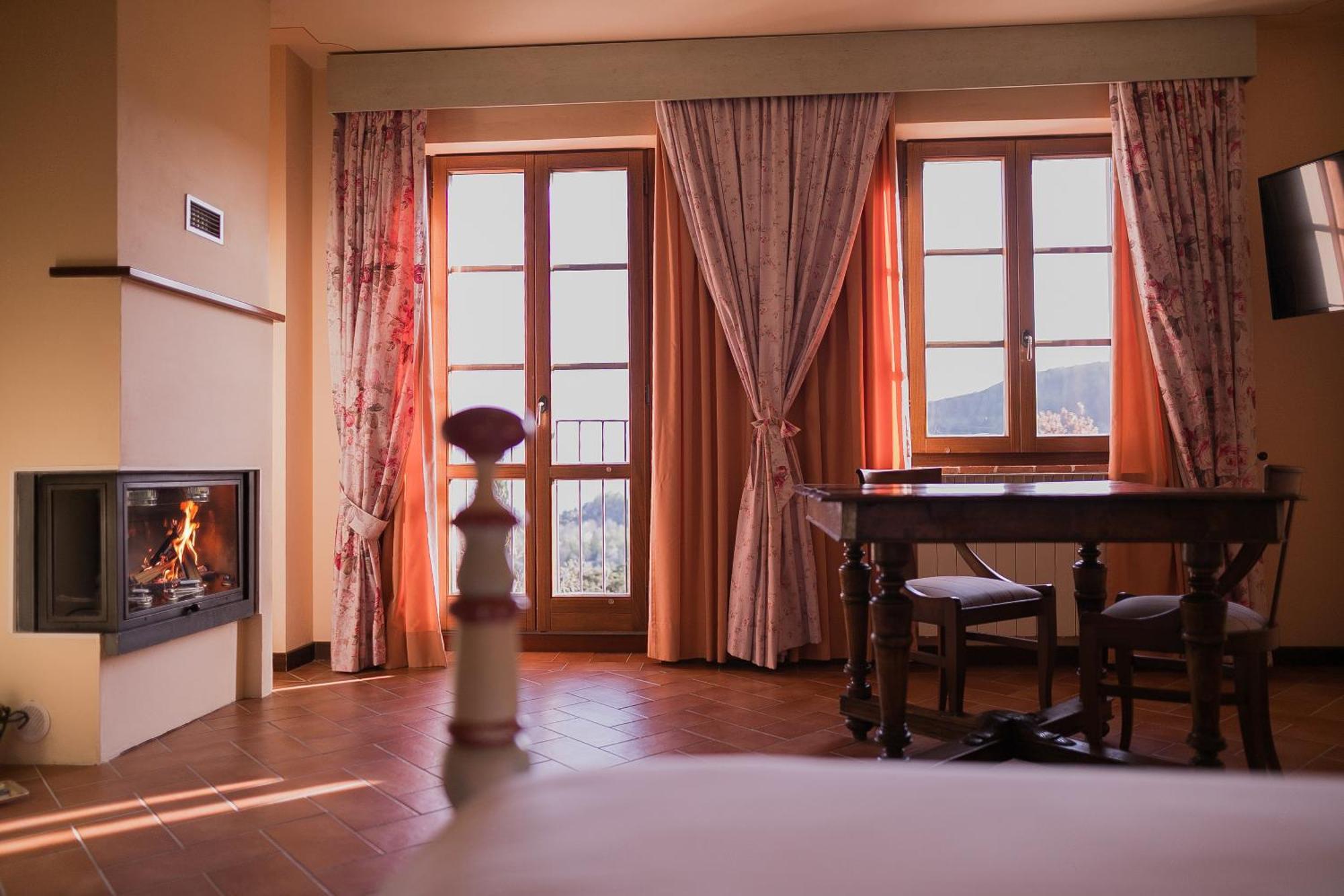 Borgo I Tre Baroni - Spa Suites & Resort Poppi Exterior foto